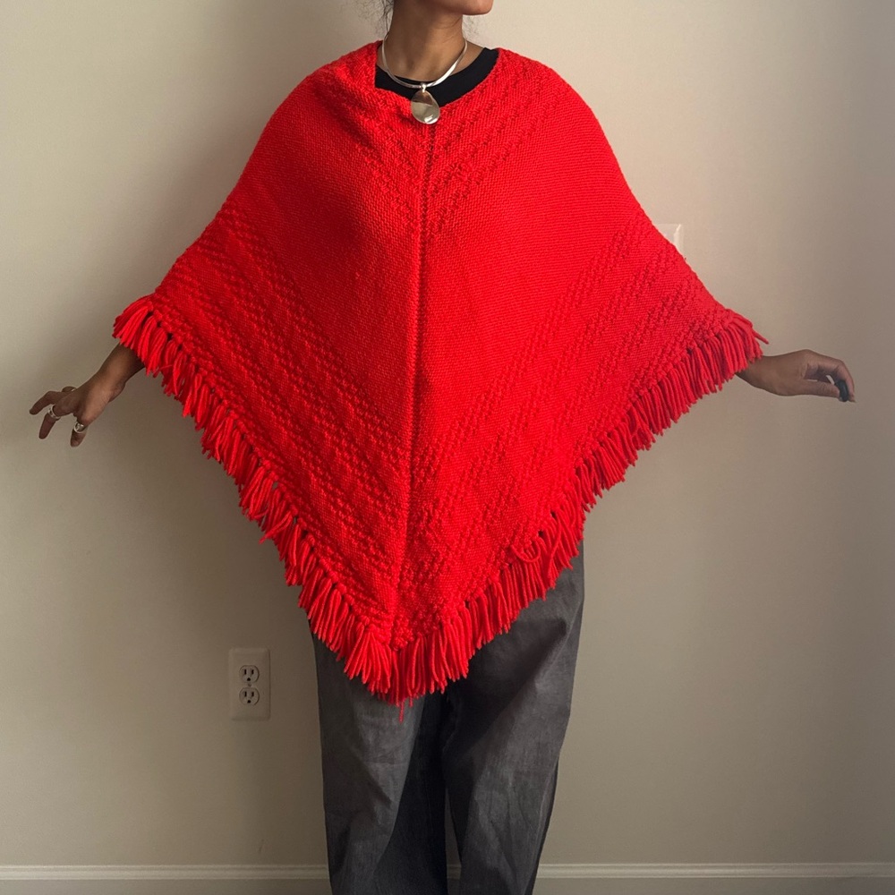 Vintage Vibrant Orange Fringe Poncho Handknit Crochet - Picture 3 of 6